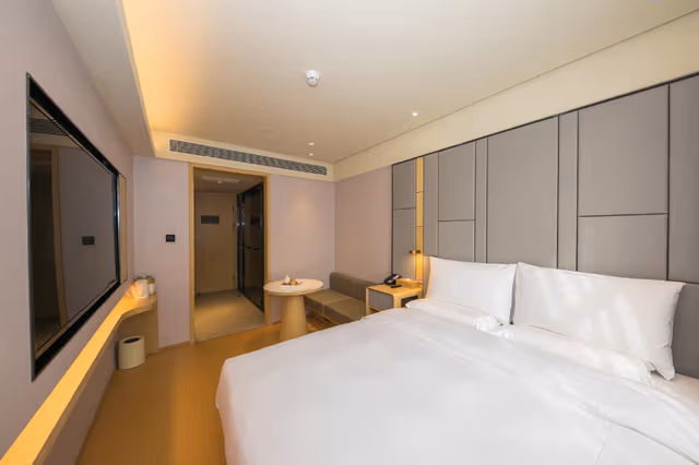 Huazhu - Destress Superior Bed Room