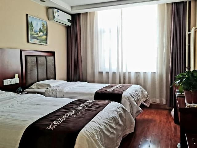 Twin Business Room