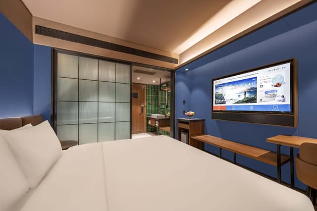 Huazhu - Deluxe Bed Room