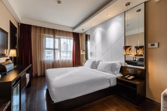 Huazhu - Deluxe Bed Room
