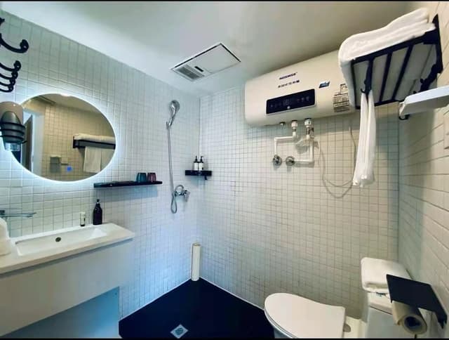 Comfort Queen Room