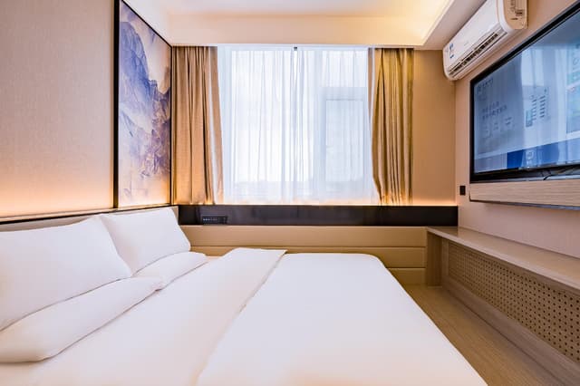 Huazhu - Deluxe Bed Room