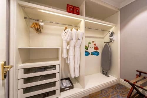 1 King Bed and 1 Single Bed, Cartoon Family Room, Non-Smoking