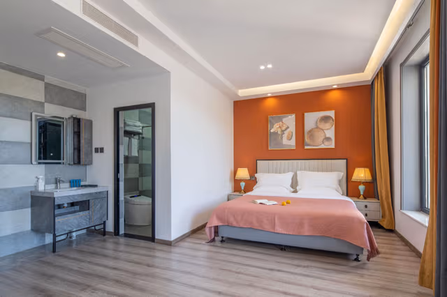Queen Room with View