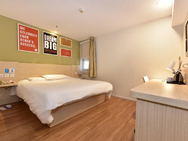Queen Room A