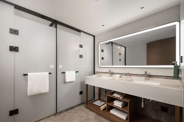 KING DELUXE ROOM
