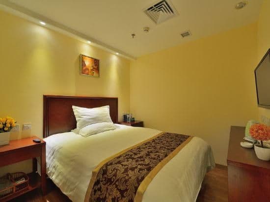 Queen Room (No Window)