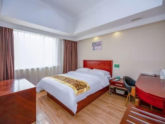 Deluxe Queen Room
