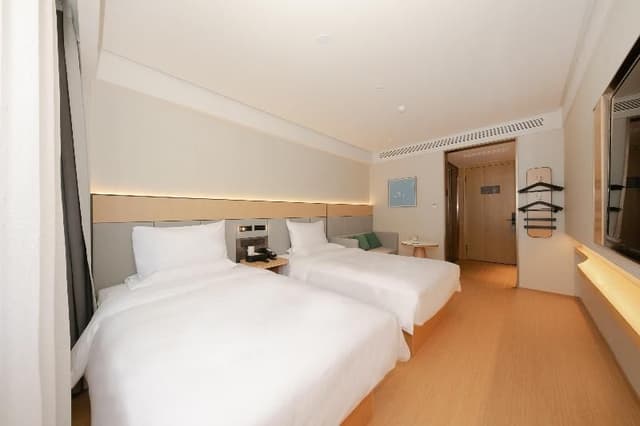 Memory Foam Twin Room