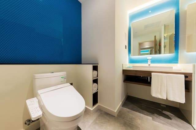 Standard Room, 1 King Bed, River View