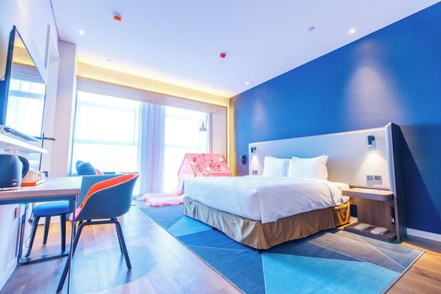 Standard Room, 1 King Bed