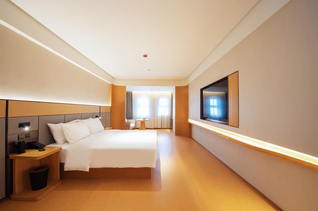 Huazhu - Superior BedRoom