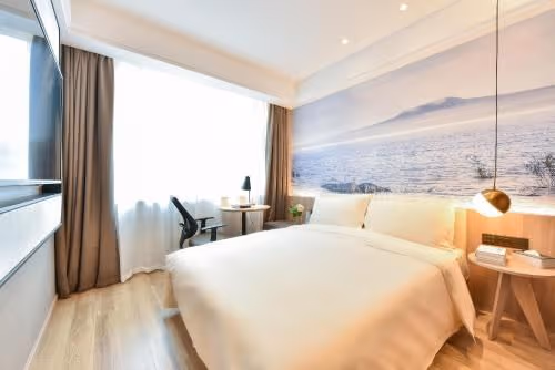 Comfort Queen Room