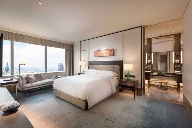 KING PREMIUM SUITE