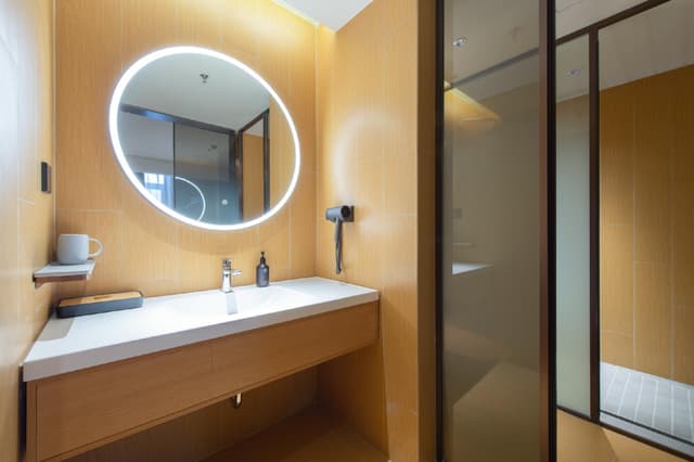 Huazhu - Suite With Twin Bed