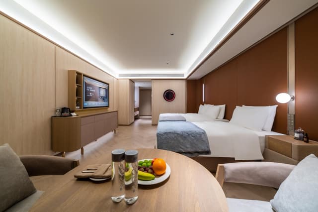 Huazhu - Deluxe Family Room