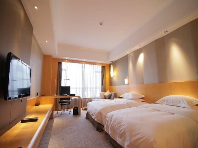 Business Queen Room