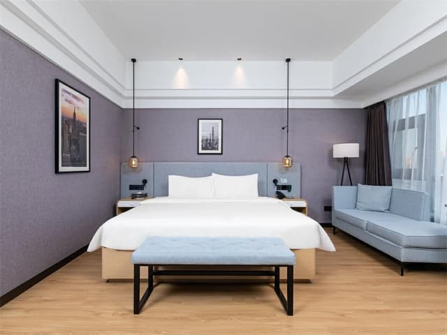 Pure King Room