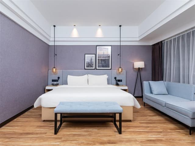 Business Queen Bed Room