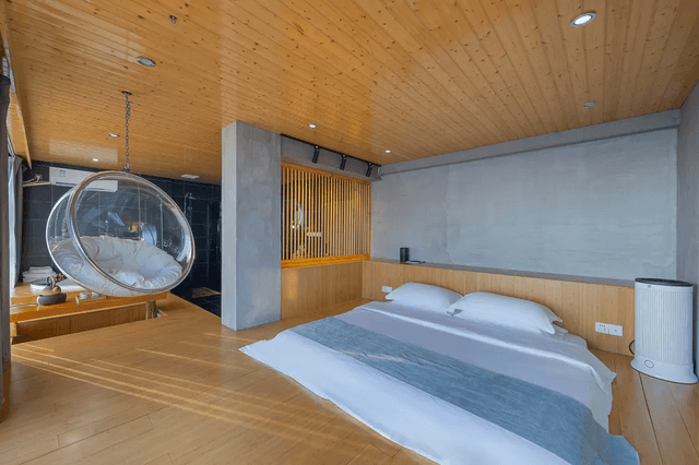 Comfort Queen Room