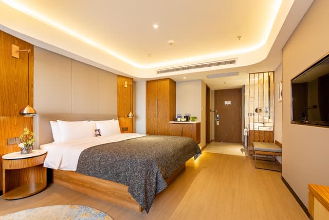 Yitel Deluxe Queen Room