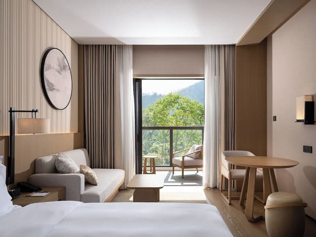 Room, 1 King Bed, River View