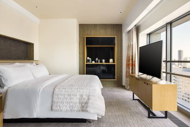 Room, 1 King Bed, City View