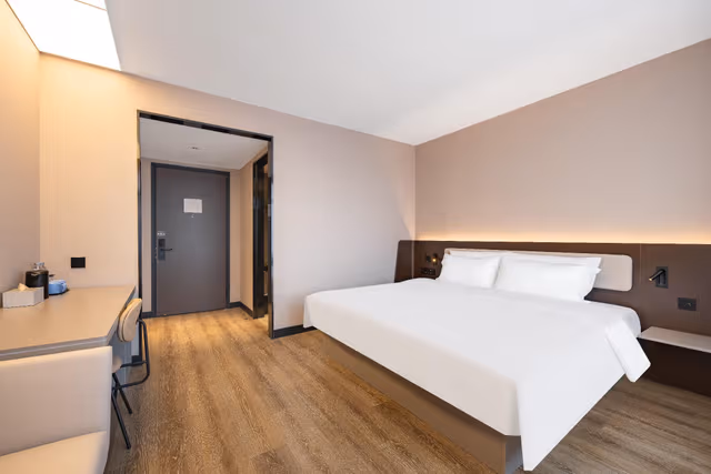 Huazhu - Superior BedRoom