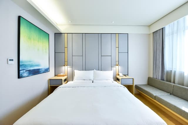 Huazhu - Destress Superior Bed Room