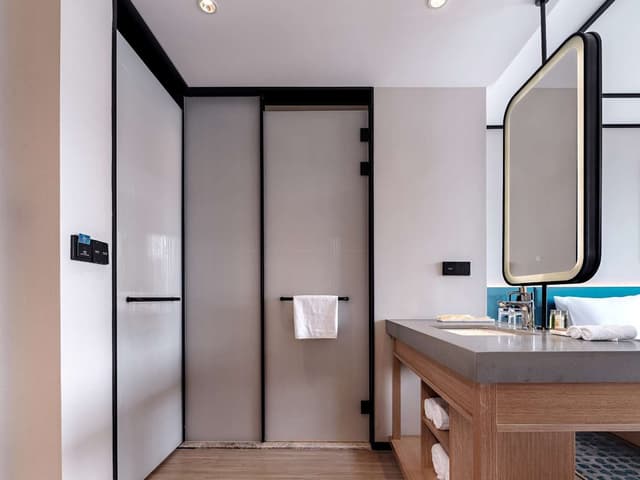 KING GUEST ROOM