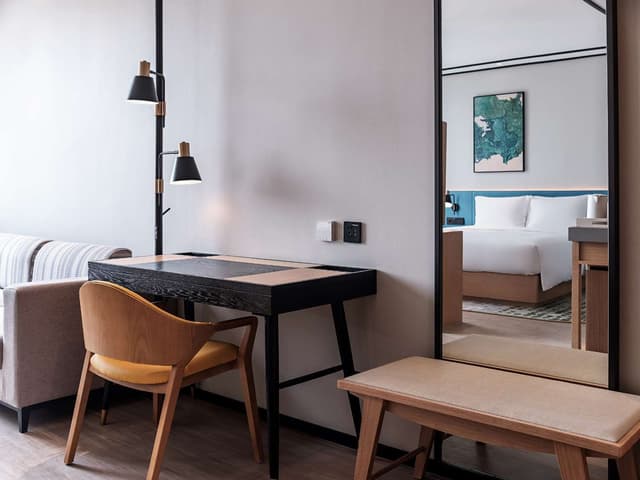 KING DELUXE ROOM