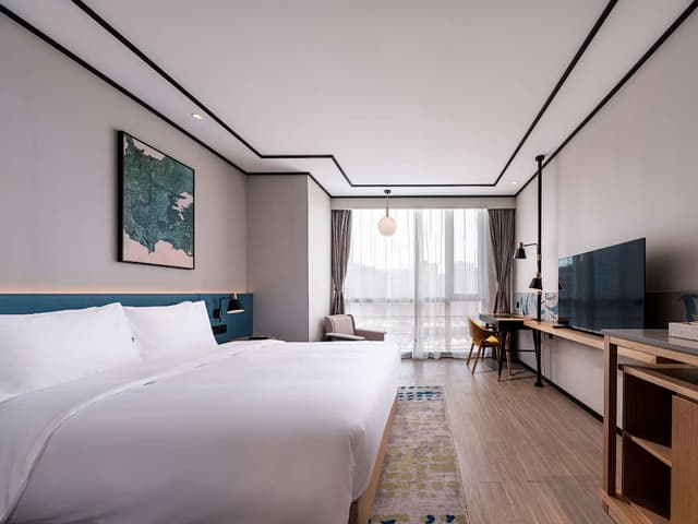 KING GUEST ROOM