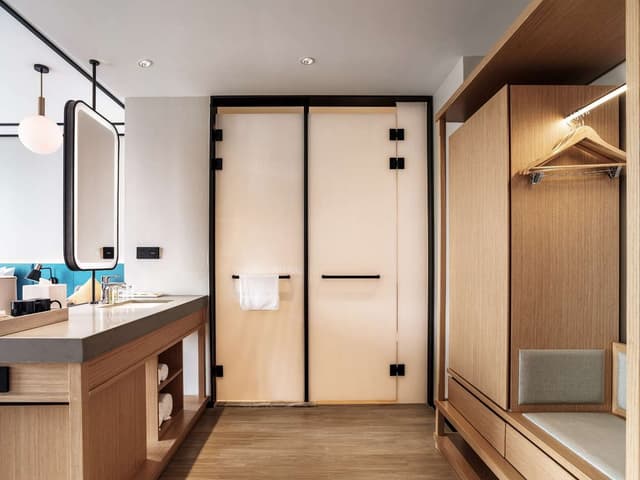 KING DELUXE ROOM