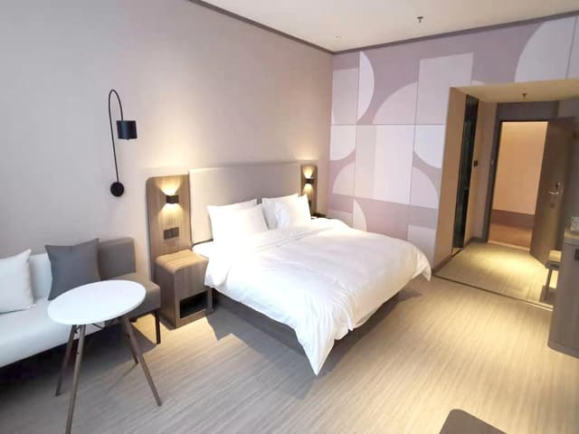Huazhu - Superior BedRoom