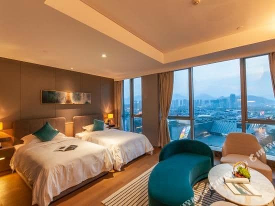 Four Seasons Room Two Twins