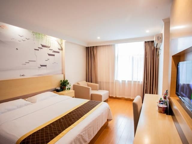 GTR - Guest Room with One 1.8M Bed
