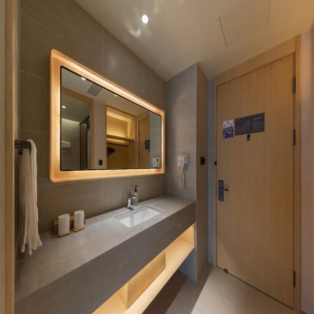 TWIN SUPERIOR TWIN ROOM