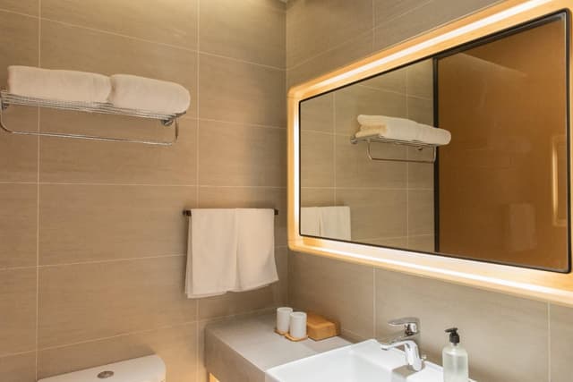 Huazhu - Room With Bed