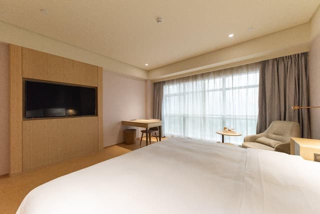 Huazhu - Destress Superior Bed Room