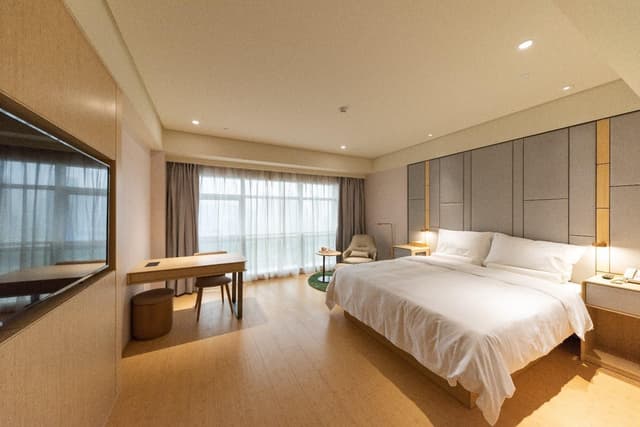 Huazhu - Destress Superior Bed Room