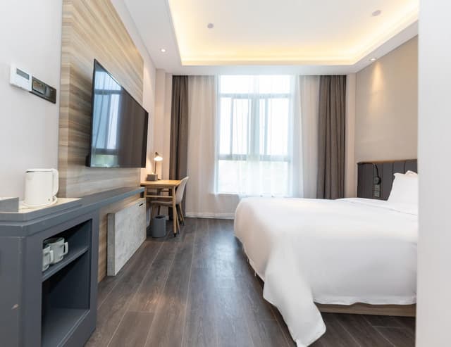 Huazhu - Room With Bed