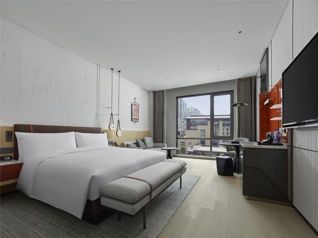 KING GUEST ROOM