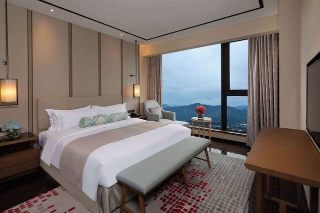 Executive Suite, 1 King Bed, Non Smoking