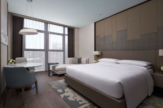 Room, 1 King Bed, City View