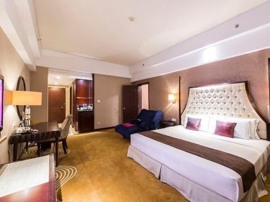 family themed suite
