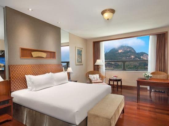 Deluxe Panoramic Queen Room