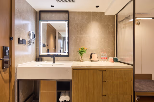 Business King Room