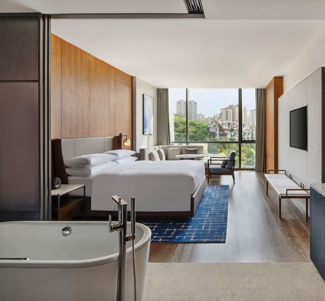 Premium Room, 1 King Bed, Garden View