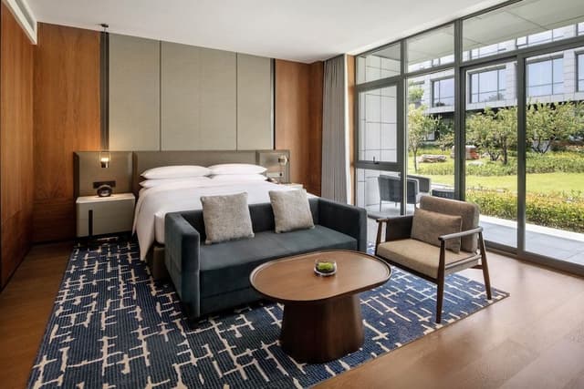 Club Suite, 1 Bedroom, Garden View