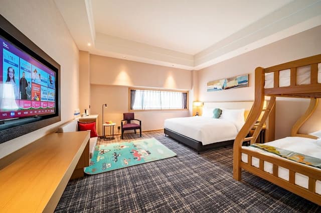 Family Room, Multiple Beds